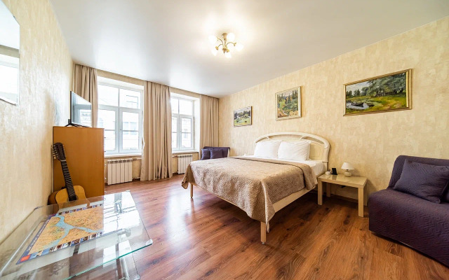 Svetlaya V Samom Tsentre Flat