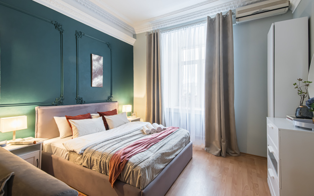 Квартира GM Apartments в Сталинской высотке