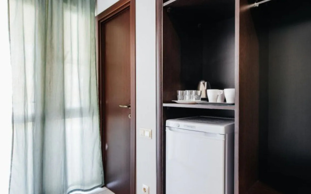 Peak Season 1 Apartments