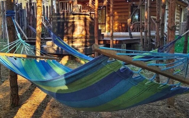 Частный Дом О, Дни в Лесу