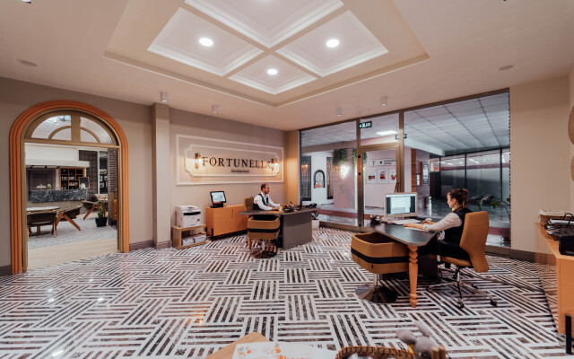 Fortunella Suits & Villas Hotel
