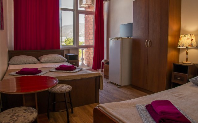 Na Primorskoj 14 Guest House