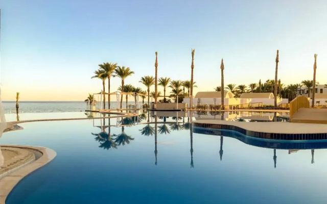Отель Sunrise Arabian Beach Resort