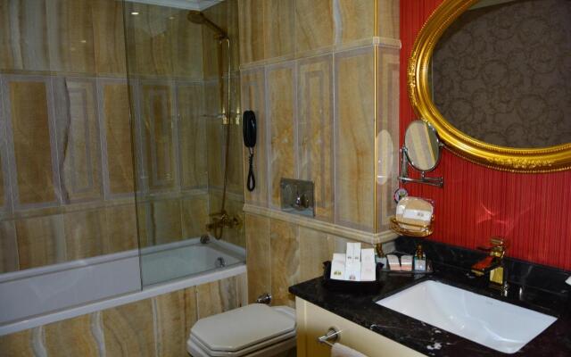 Intourist Palace Hotel