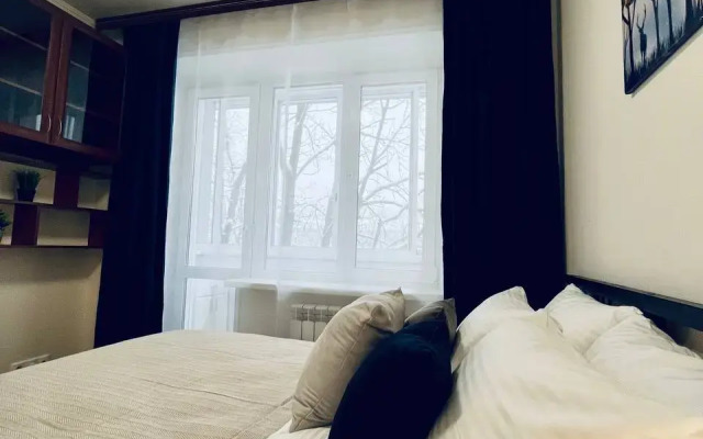 Uyutnaya 3-Kh Komnatnaya U Metro Akademicheskaya Flat
