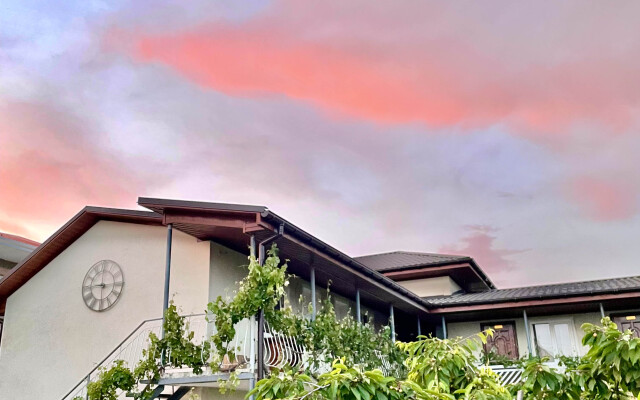 Samota Guest House