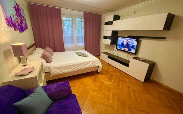 Orekhovy Proyezd 23/1 Apartments