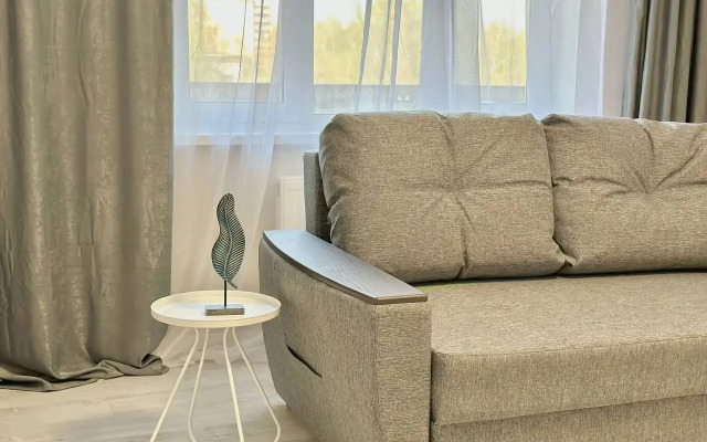 Ryadom S Readovskim Parkom Flat
