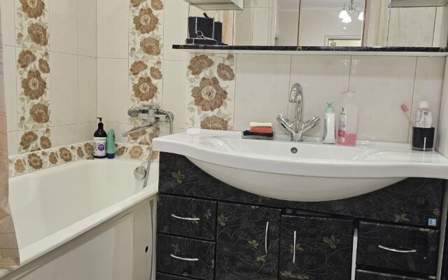 U Morya Ryadom S Tsentralnym Plyazhem Apartments
