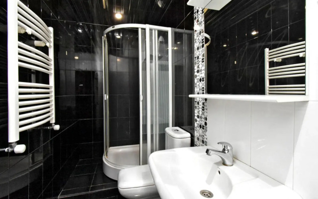 2-K v Novostroyke, Ulitsa In Yerevantsu, Hh399 Flat