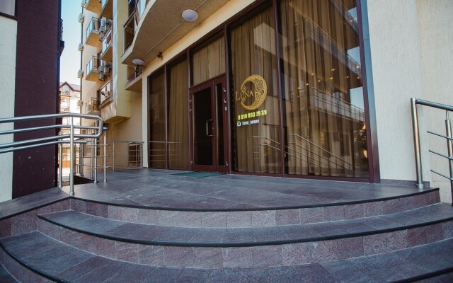 Luna Hotel