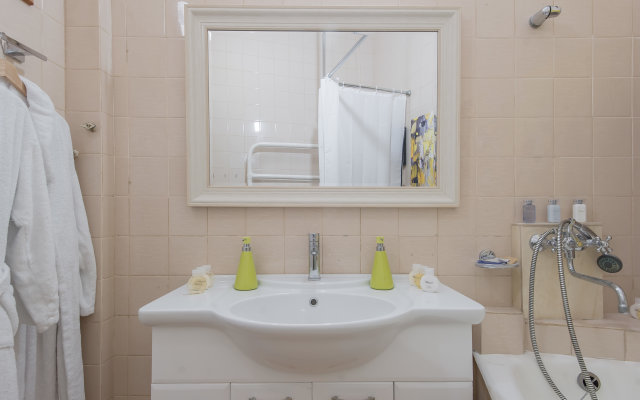 Квартира GM Apartments Стильная Трехкомнатная на Бульварном кольце