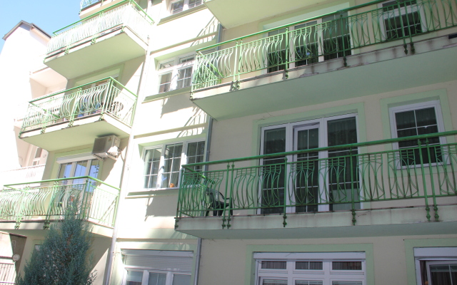 Lilianna Apartments