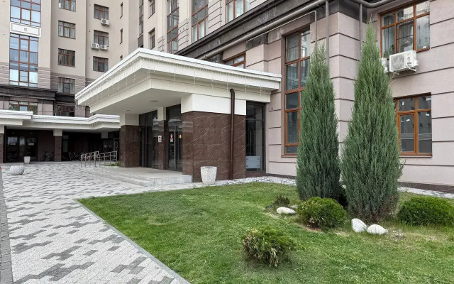 Klacca Lukhury Flat