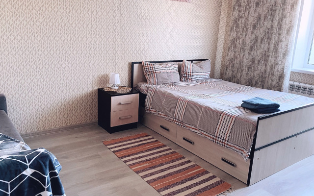 Na Ulitse Pavshinskiy Most 1/4 Flat