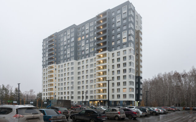 Na Sergeya Dzhanbrovskogo 13 Apartments