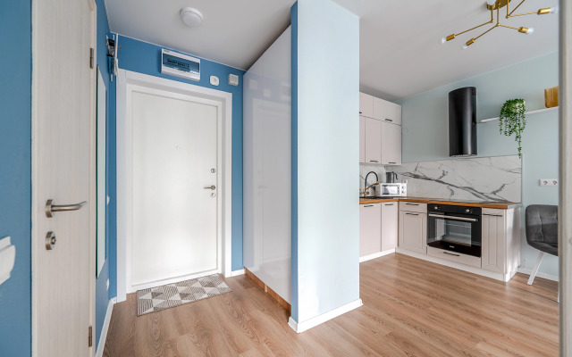 Yevro-2 U Metro Lesnaya Flat