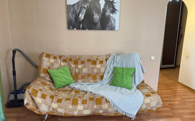 Polulyuks Na 8 Etazhe Flat