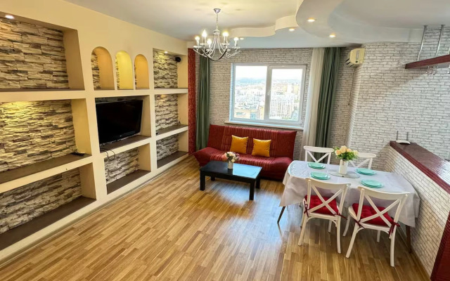 2-Komnatnaya S Krasivym Vidom Na Gory Flat