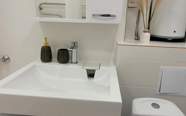 Uyutnaya kvartira s vidom na zasnezhennye gory Flat