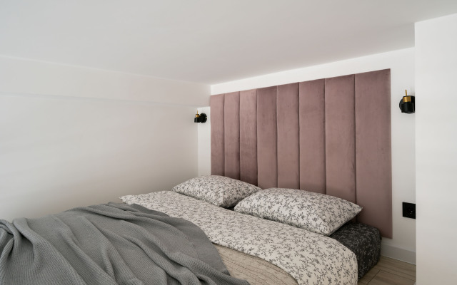 Uyutnaya Dvukhurovnevaya Studiya V Tsentre Apartments