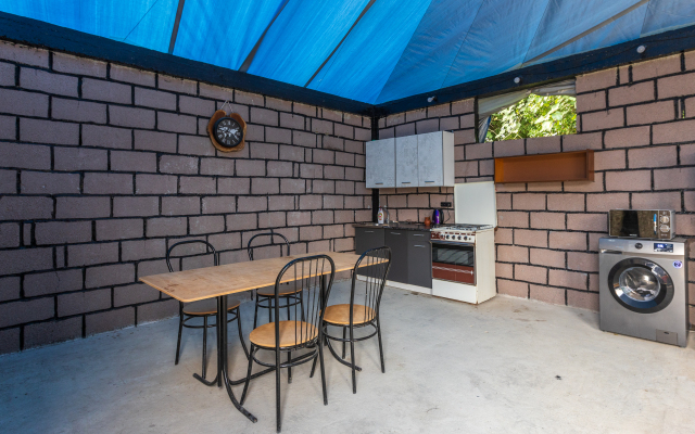 manushak Guest house