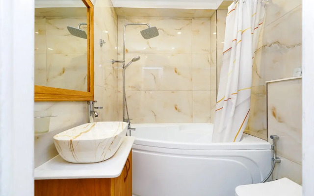 8 Krymskiy Mamayka Apartment