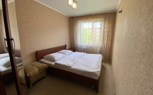 Апартаменты Трехкомнатные Апартаменты на Карбышева 12