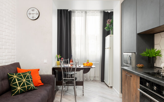 Raidas na Oranzhereynoy 21-4 Flat