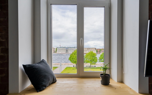 Апартаменты Лофт с Видом на Неву 1