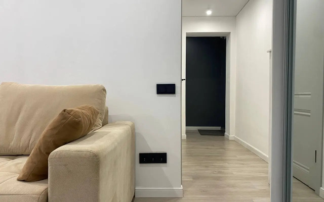2-K s Klassnym Remontom na Pobede u Tsentra Flat