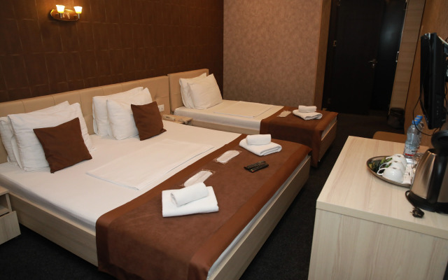 Voyager Hotel