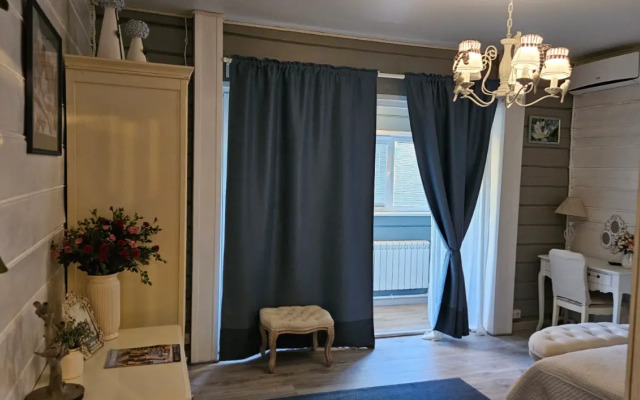 Uyutny "Zhiva" Private House