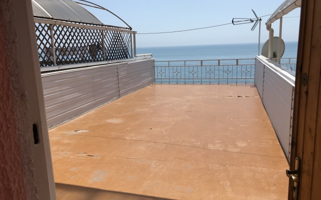 Дом-эллинг на море