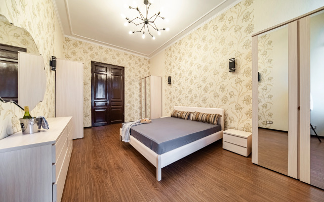 V Samom Tsentre Sankt Peterburga Flat