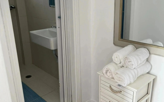 Windmill Rooms Hotel