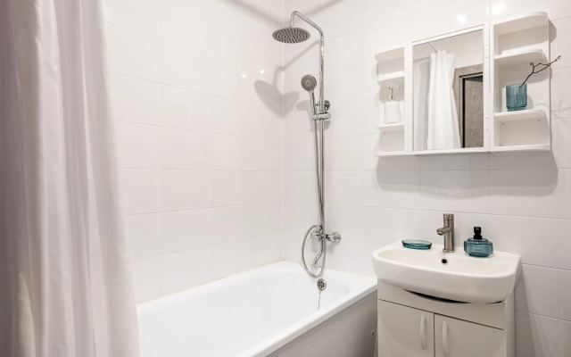 Provans v Lunnom Svete Flat
