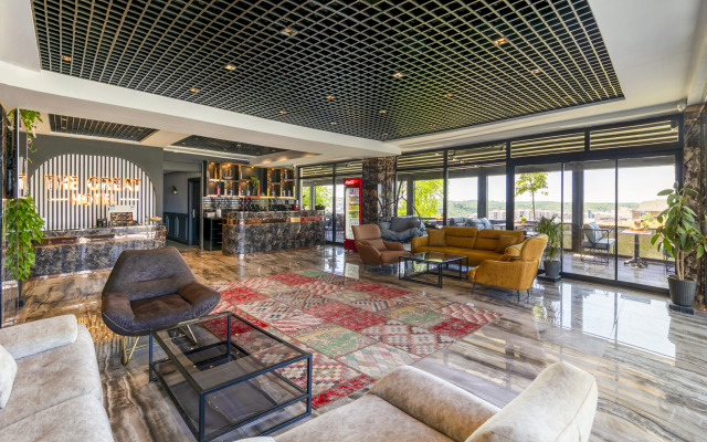 The Great Airport Hotel