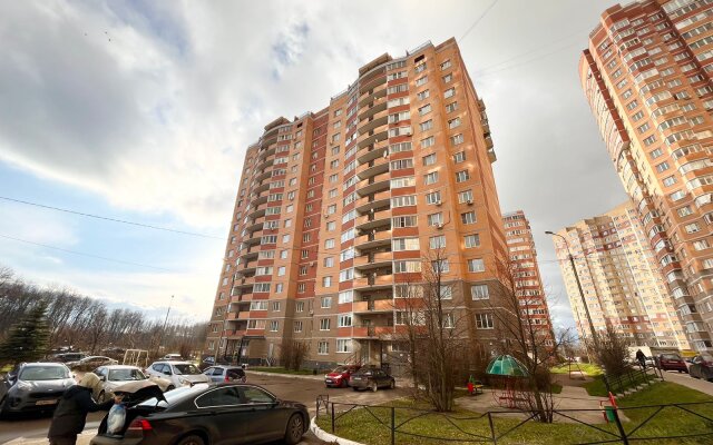Na 65 Let Pobedy S Bolshoy Kukhney V Novom Dome Apartments