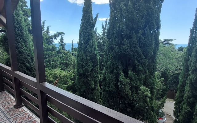 Tretiy Etazh Private house