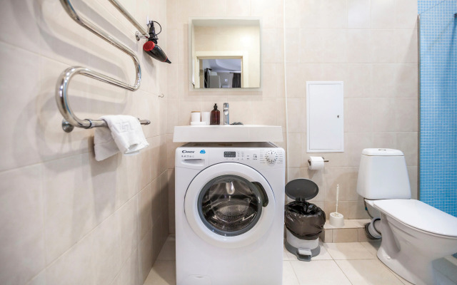 U Morya S Basseinom v ZhK Solnechnyij apt12 Apartment