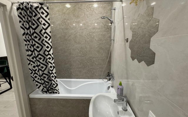 Na Ulitse Bratskoy 12 Flat