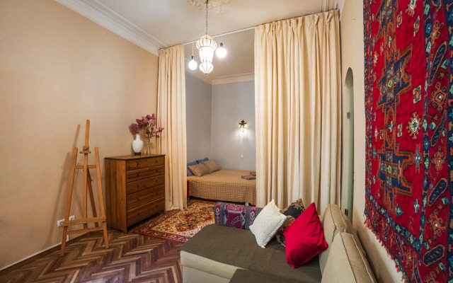 Апартаменты Аутентичная Квартира с Раритетной Печью 19 Века