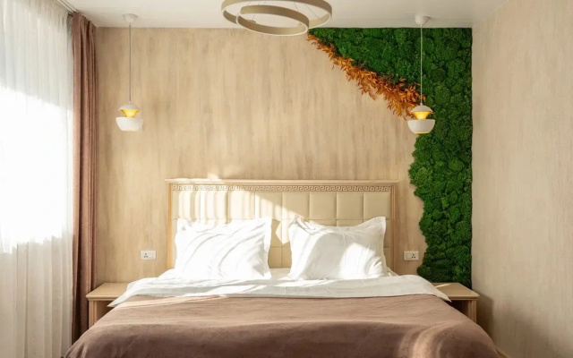 Avrora Park Otel'