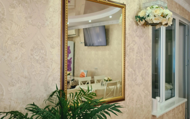 Zolotoy Lev Hotel