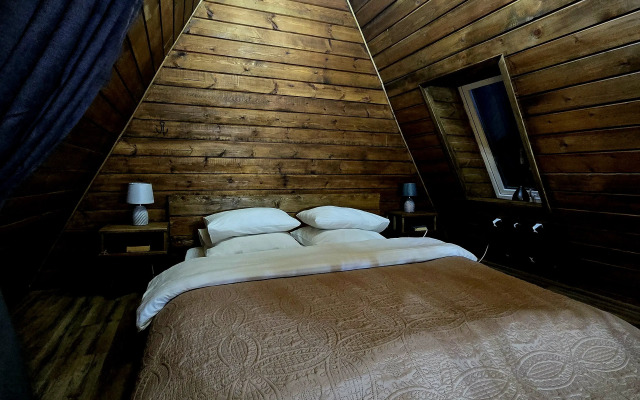 Chilla Villa Black Guest House
