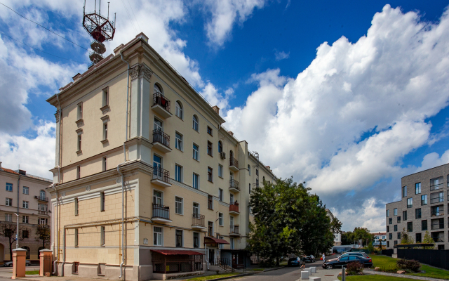 Dvuhkomnatnye Na Ploschadi Pobedy Apartments