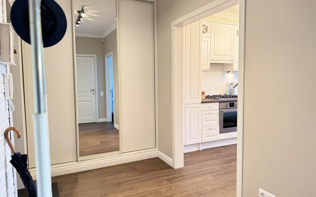 V Tsentre Lazurnaya Ptichka Flat