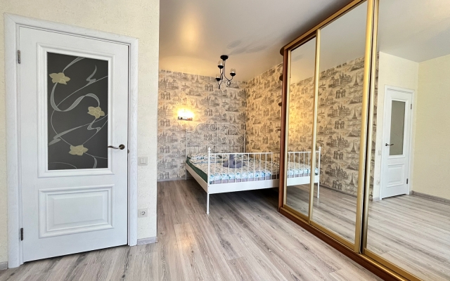 Royal Aurora Odnushka Na Sirenevoy Apartments
