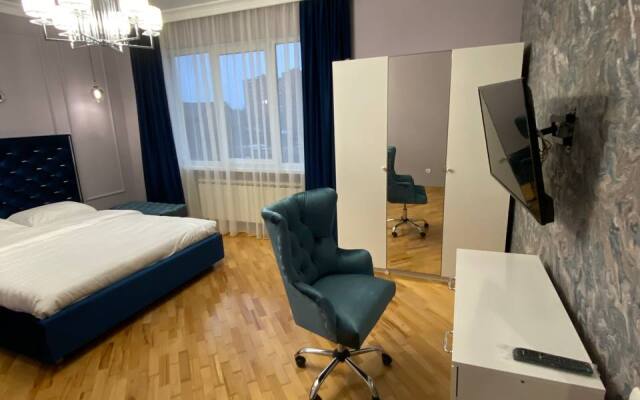 Apartment Three Styles near Tsvetnik